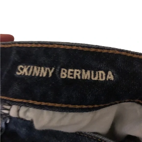 American Eagle Outfitters Skinny Bermuda Shorts. Size 4. Stretch Denim - Picture 6 of 8